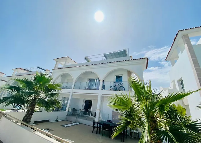 Fortuna Penthouse With Roof Terrace, Ac And Pool