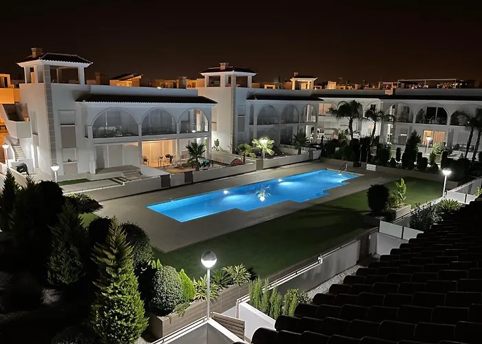 Fortuna Penthouse With Roof Terrace, Ac And Pool
