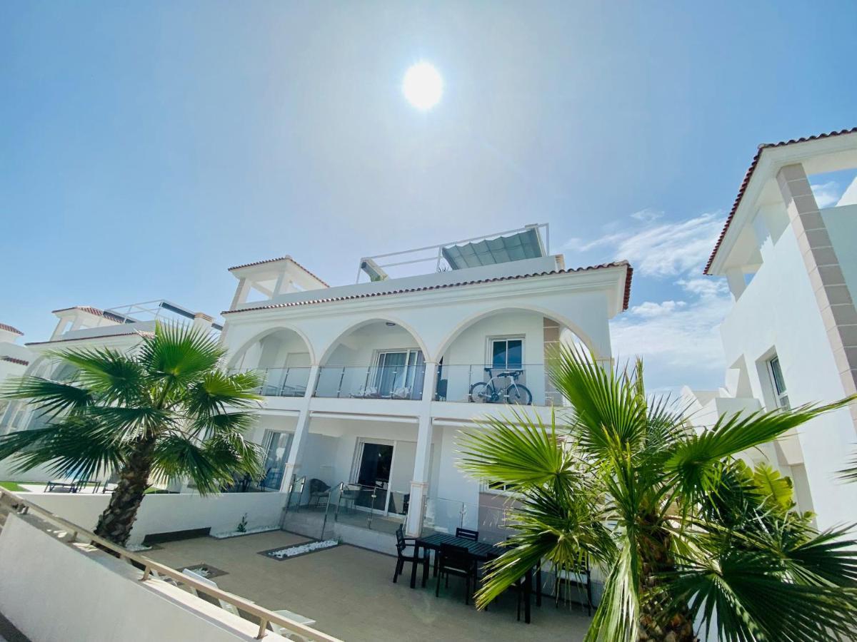 Fortuna Penthouse With Roof Terrace, Ac And Pool Apartment