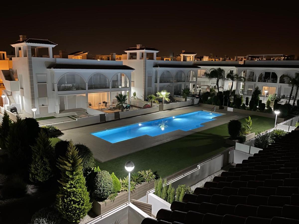 Fortuna Penthouse With Roof Terrace, Ac And Pool *