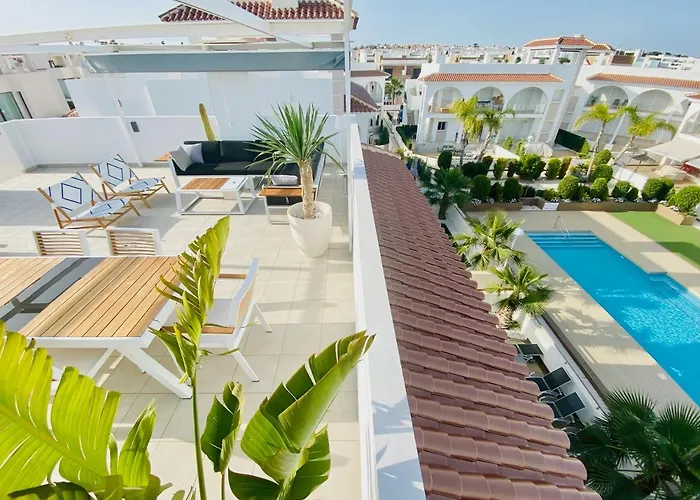 Fortuna Penthouse With Roof Terrace, Ac And Pool