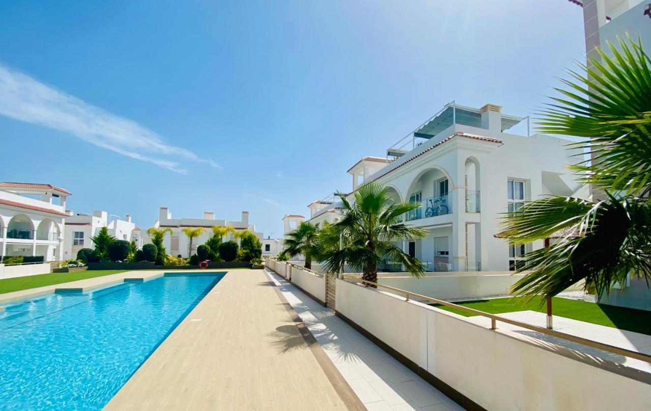 Fortuna Penthouse With Roof Terrace, Ac And Pool Apartment *